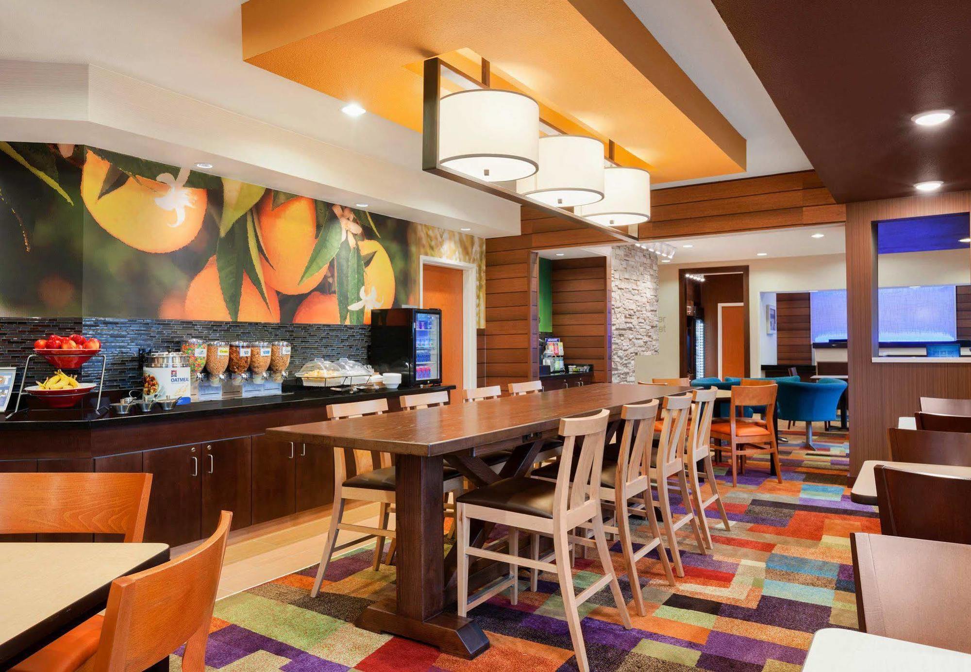 Fairfield Inn & Suites Lansing West Delta Center Township Екстер'єр фото
